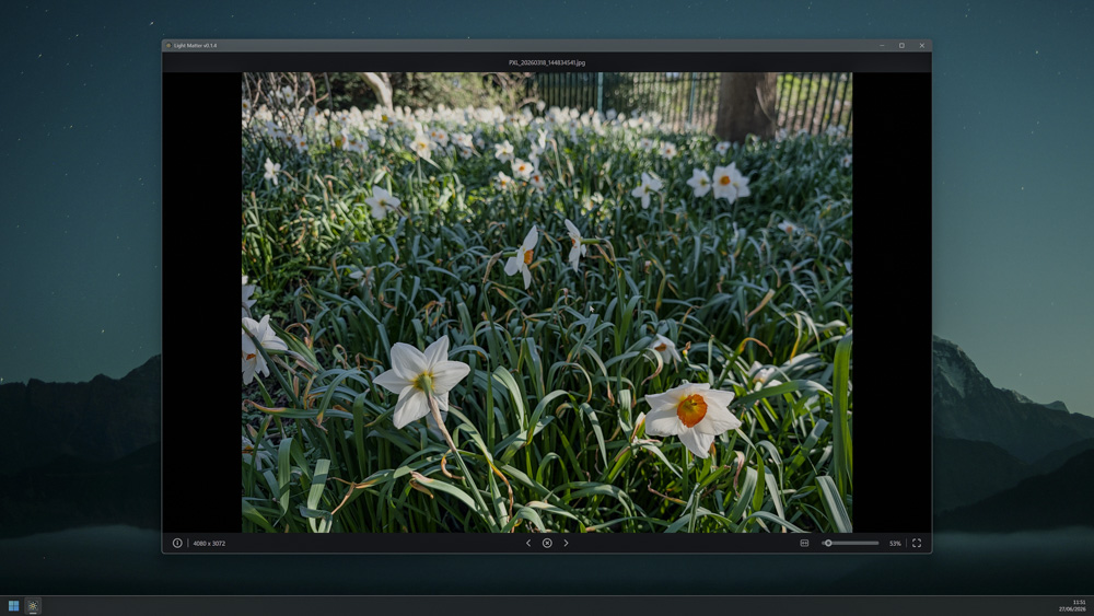 Light Matter HDR image viewer user interface displaying a single photo